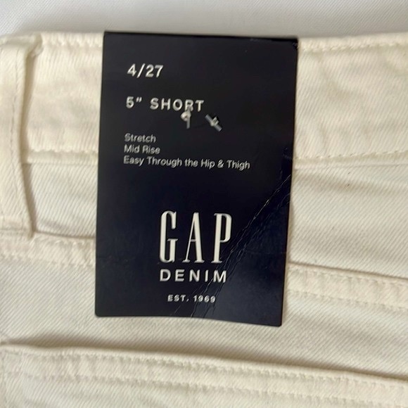 Gap Denim Women’s Shorts Cream 5” Shorts NWT - Picture 3 of 8